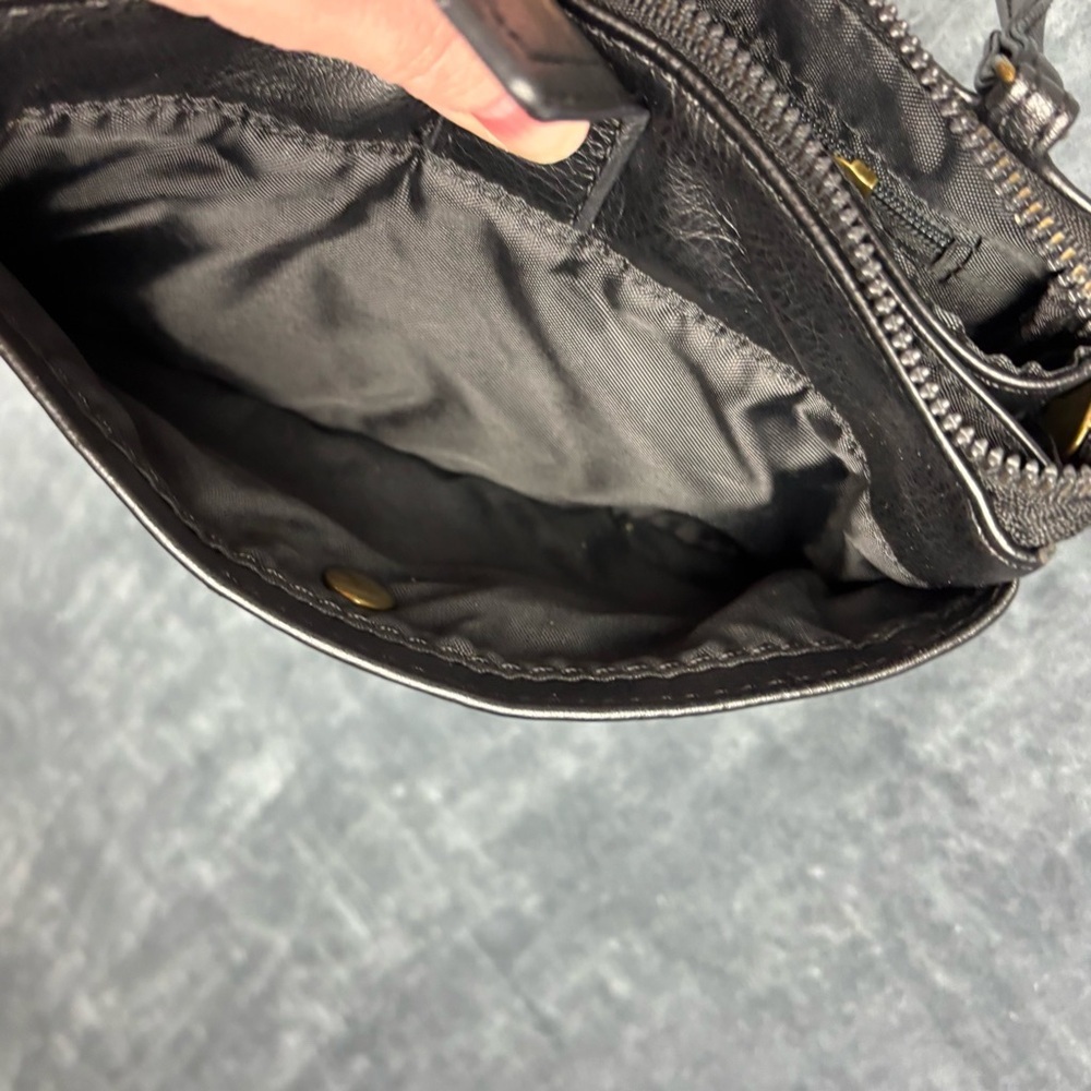 Safe keeper Sleek Black Mini Bag with Modern Design perfect for travel! - Picture 12 of 13